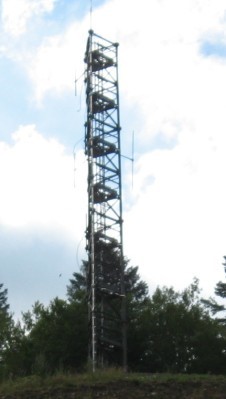Fig. 1: Antena exterior de captación de frecuencias por radio (Fotografía cedida por el CETU)